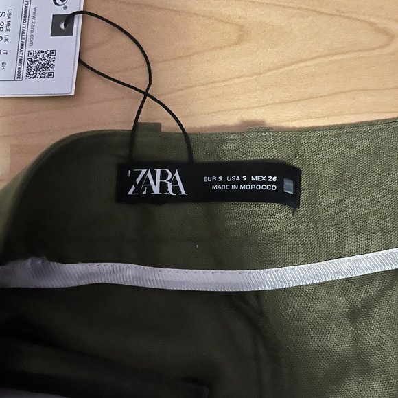 High Rise Linen Blend Shorts - Picture 2 of 3